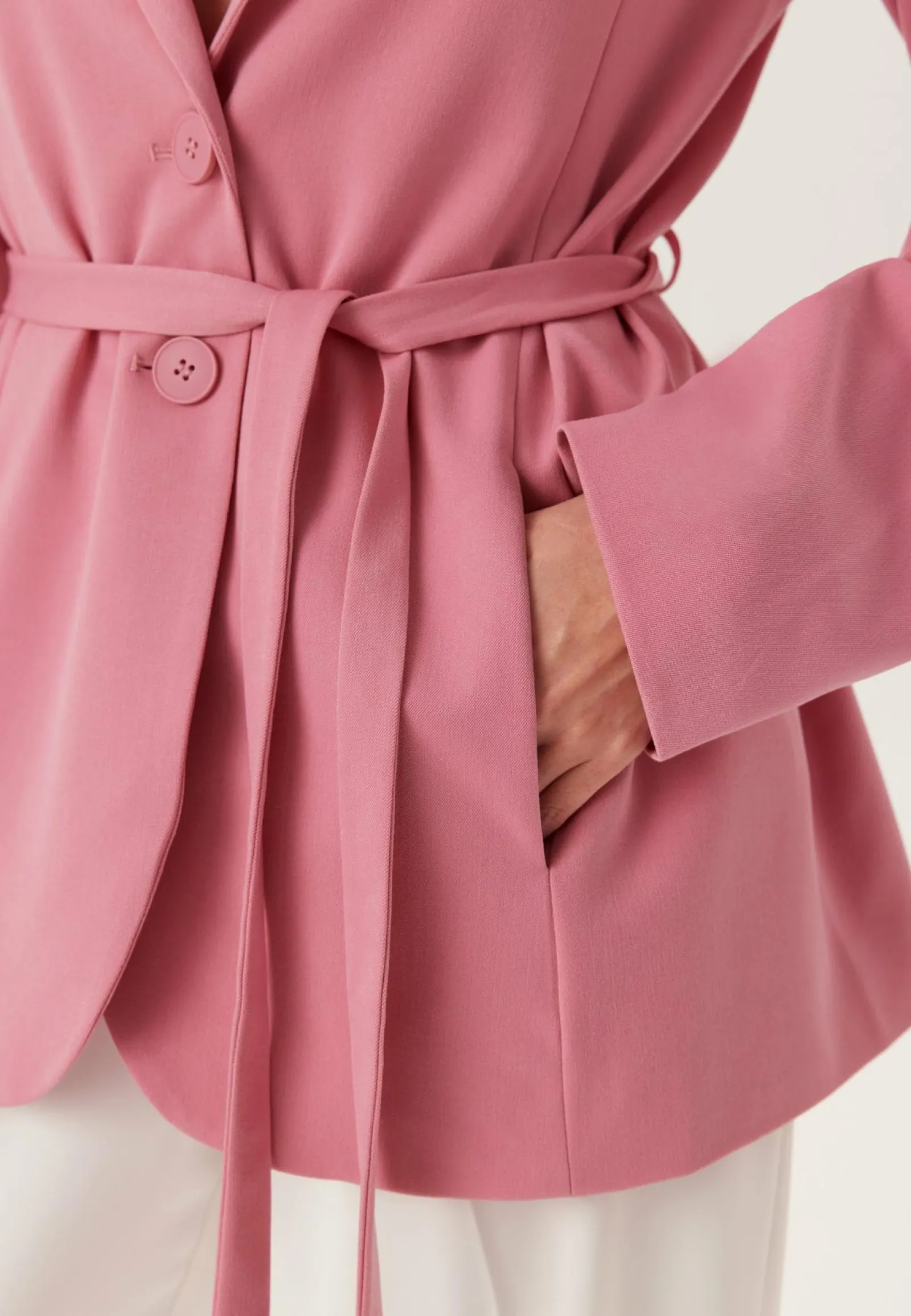 BUBBLEROOM Juhlableiserit|Rennot Bleiserit*Belt Detail Blazer