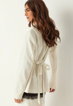 BUBBLEROOM Juhlableiserit|Rennot Bleiserit*Belt Detail Blazer