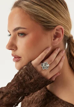 BY JOLIMA Sormukset*Daisy Ring