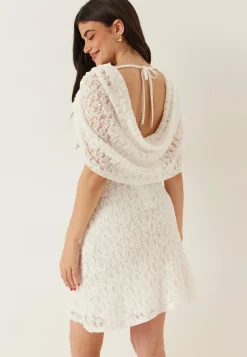 BUBBLEROOM Minimekot|Pitsimekot*Drapy Cape Lace Dress