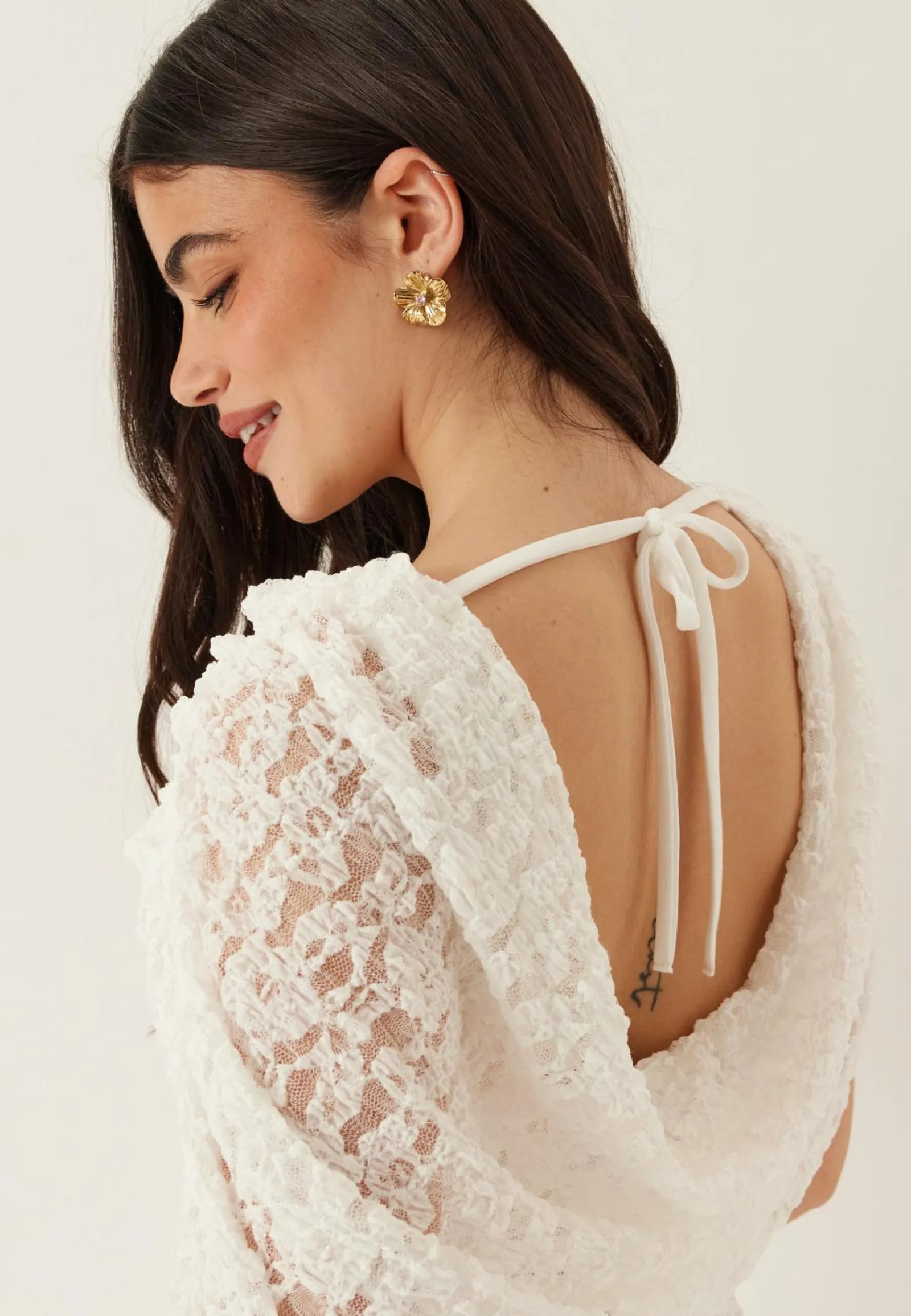 BUBBLEROOM Minimekot|Pitsimekot*Drapy Cape Lace Dress