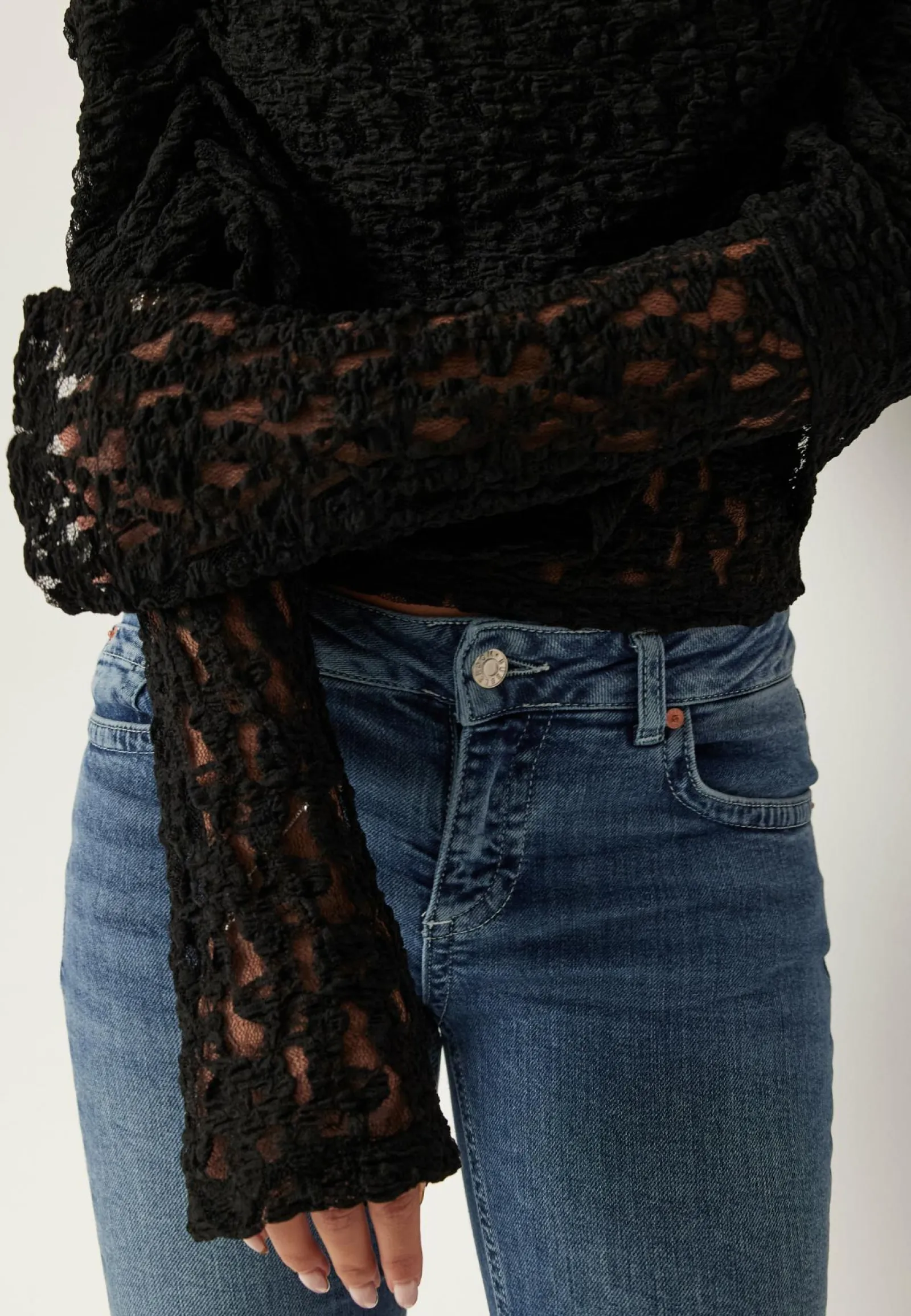 BUBBLEROOM Pitkähihaiset Topit|Pitsitopit*Drapy Lace Top