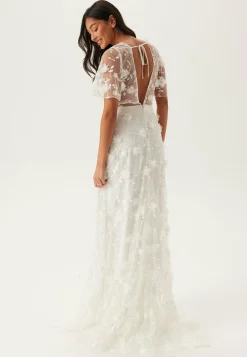 Bubbleroom Occasion Häämekot*Embroidered Floral Wedding Gown