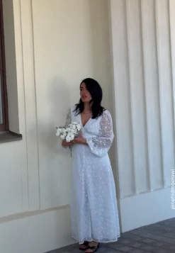 Bubbleroom Occasion Juhlamekot|Kesämekot*Embroidered Midi Dress