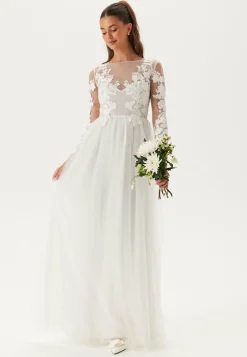 Bubbleroom Occasion Häämekot*Floral Embroidered Tulle Wedding Gown