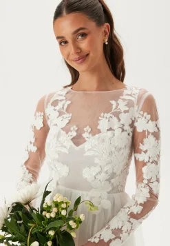 Bubbleroom Occasion Häämekot*Floral Embroidered Tulle Wedding Gown
