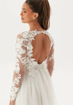 Bubbleroom Occasion Häämekot*Floral Embroidered Tulle Wedding Gown