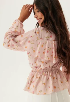 BUBBLEROOM Rusetilliset Puserot|Röyhelöpuserot*Flounce Blouse