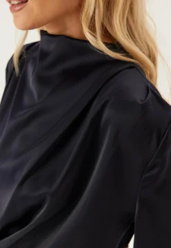 Bubbleroom Occasion Morsiusneitomekot|Juhlamekot*High Neck Wide Sleeve Satin Gown