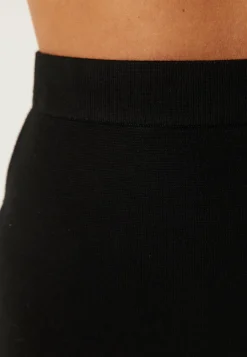 BUBBLEROOM Juhlameet|Rennot Hameet*Knitted Mini Skirt