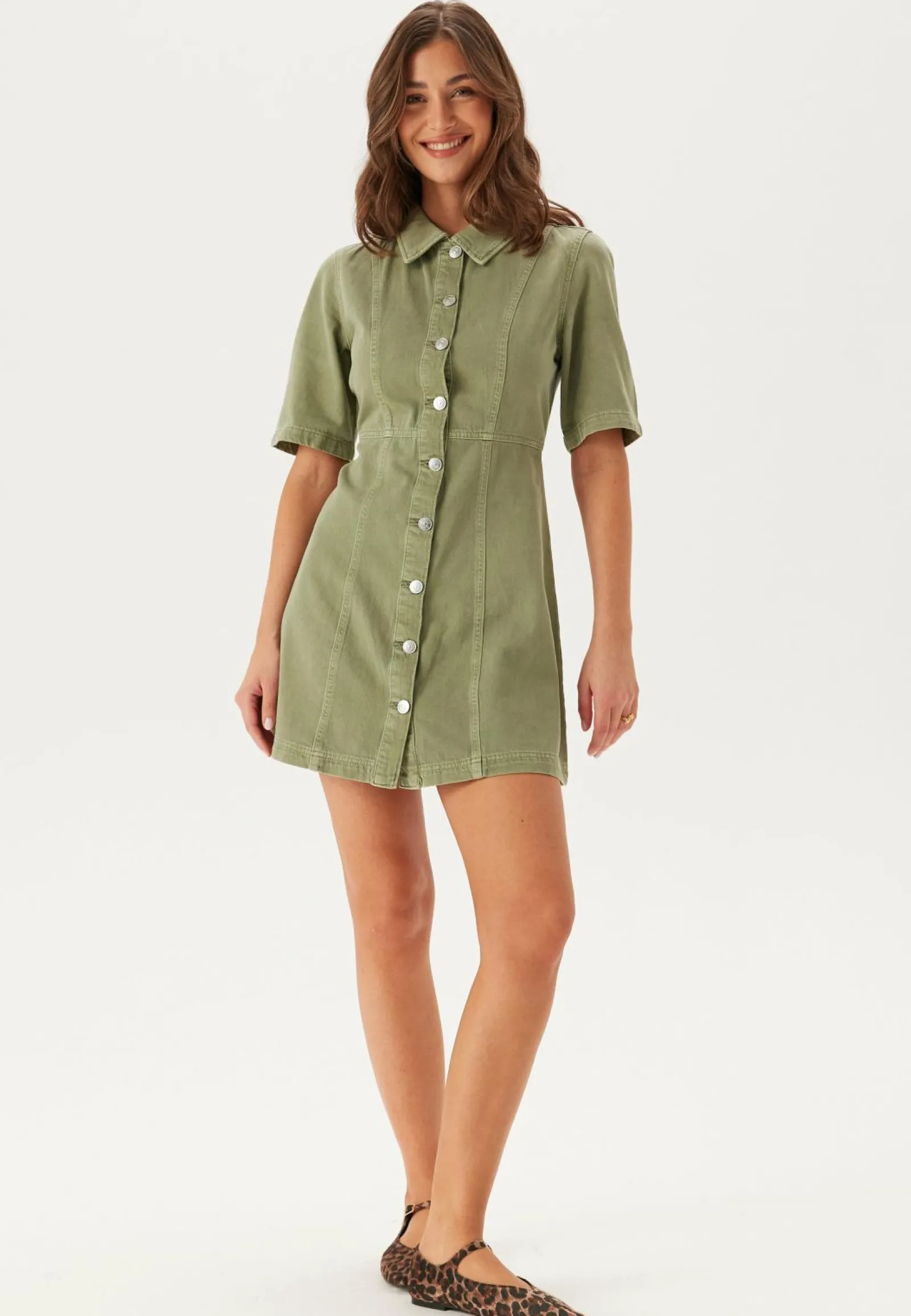 Pieces Farkkumekko*Onlsilla 2/4 SHORT BUTTON DRES