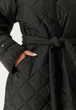 Pieces Tikkitakit|Syystakit*Pcemily Long Quilted Jacket