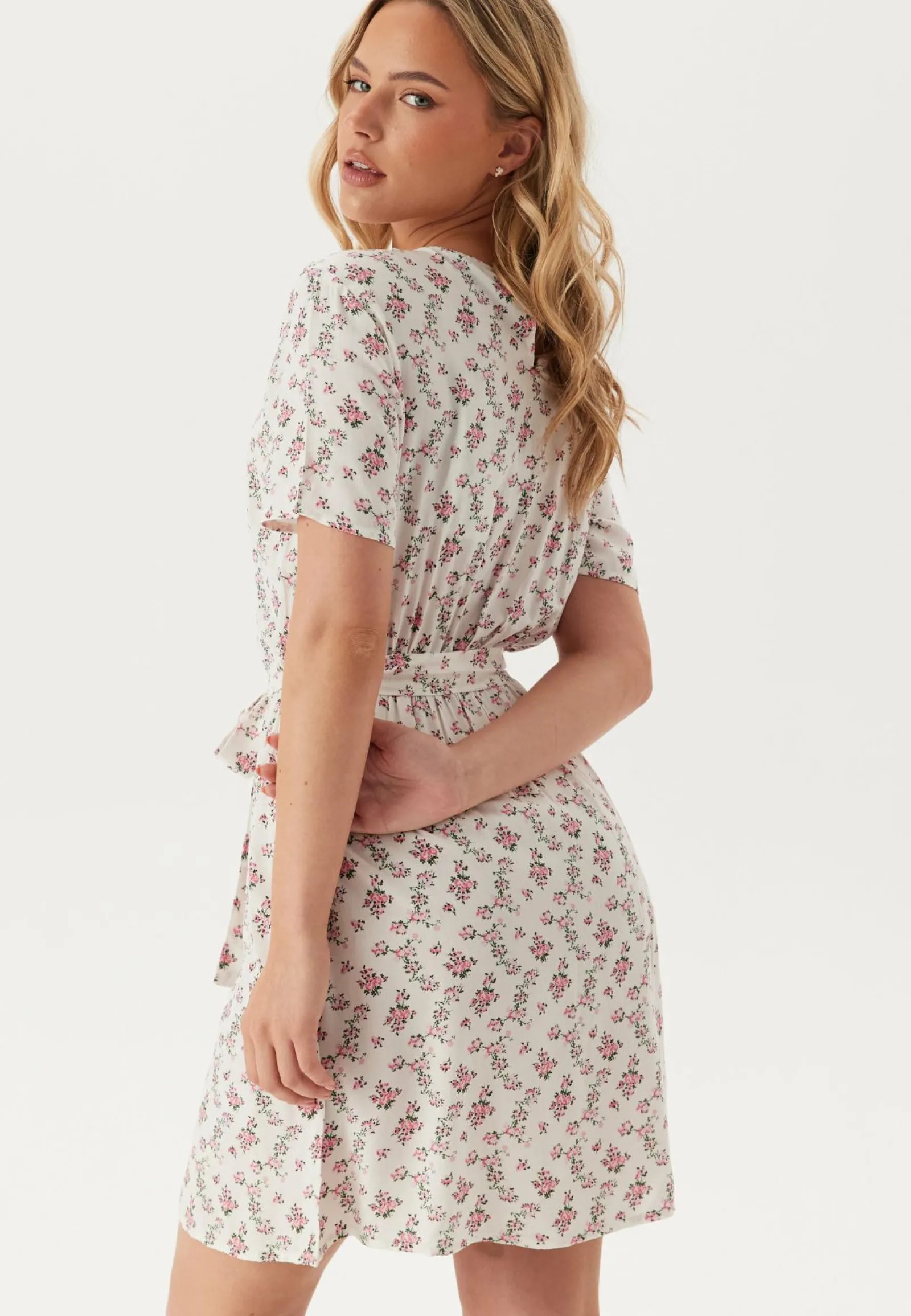 Pieces Kukkakuosiset Ja Kuviolliset Mekot|Minimekot*Pcnya SS Short Dress