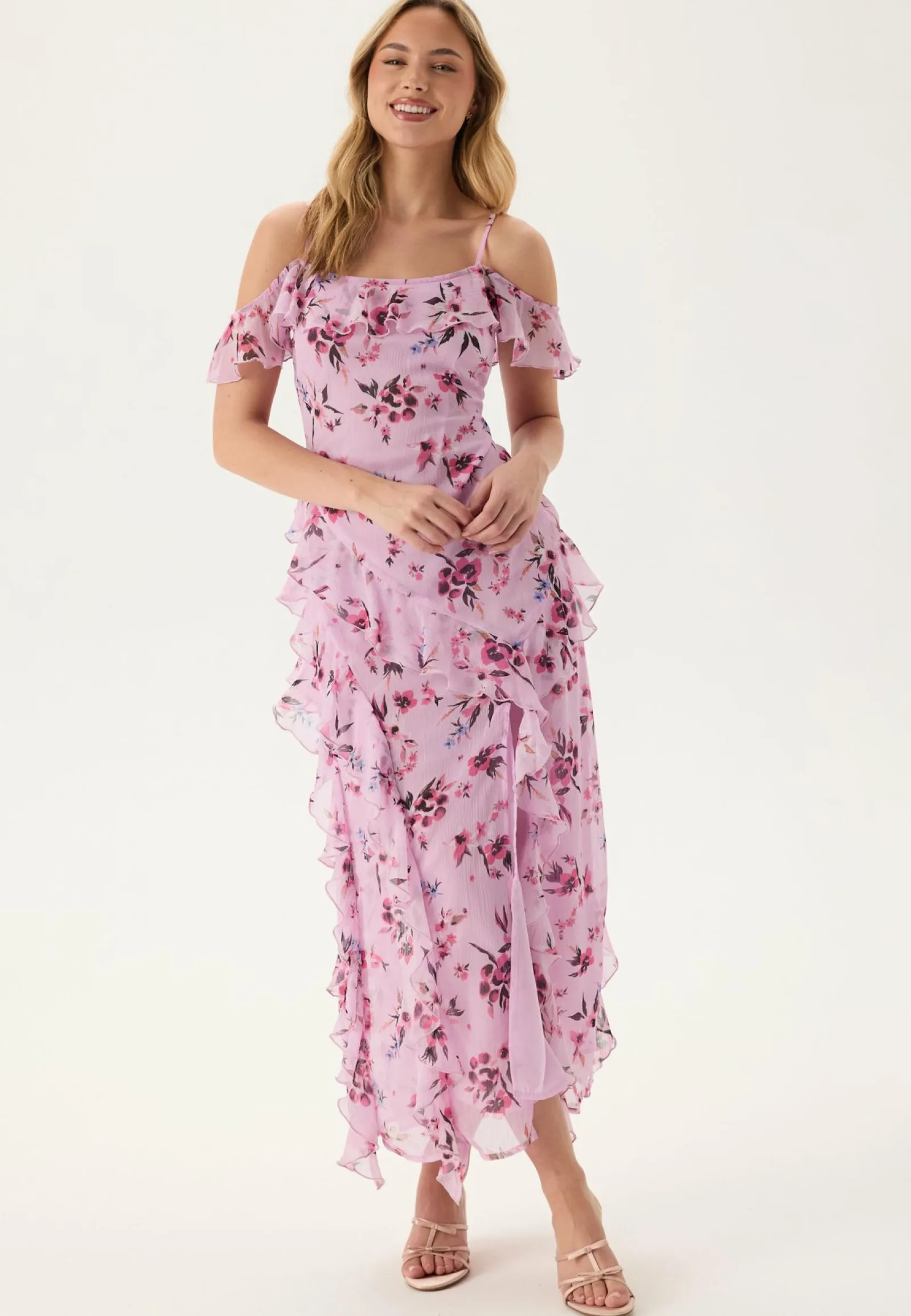 Bubbleroom Occasion Röyhelömekot|Morsiusneitomekot*Peaky Shoulder Flounce Maxi Dress