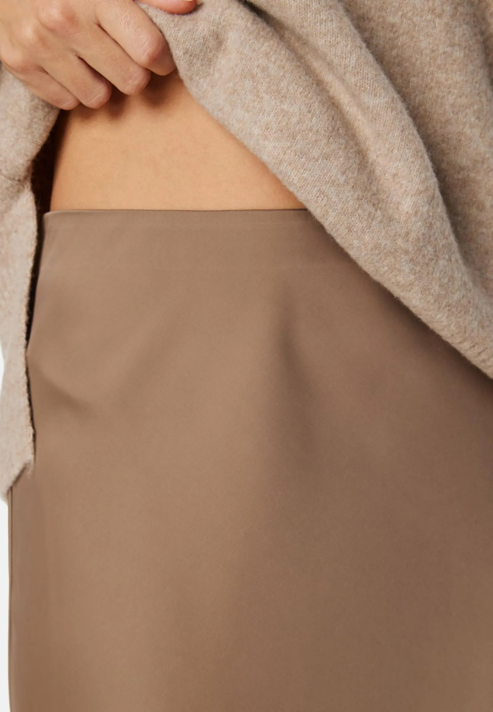 YAS Juhlameet|Midihameet*Pella High Waist Midi Skirt