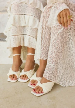 Bubbleroom Occasion Juhlakengät|Korkokengät*Pleated Front Heeled Sandal