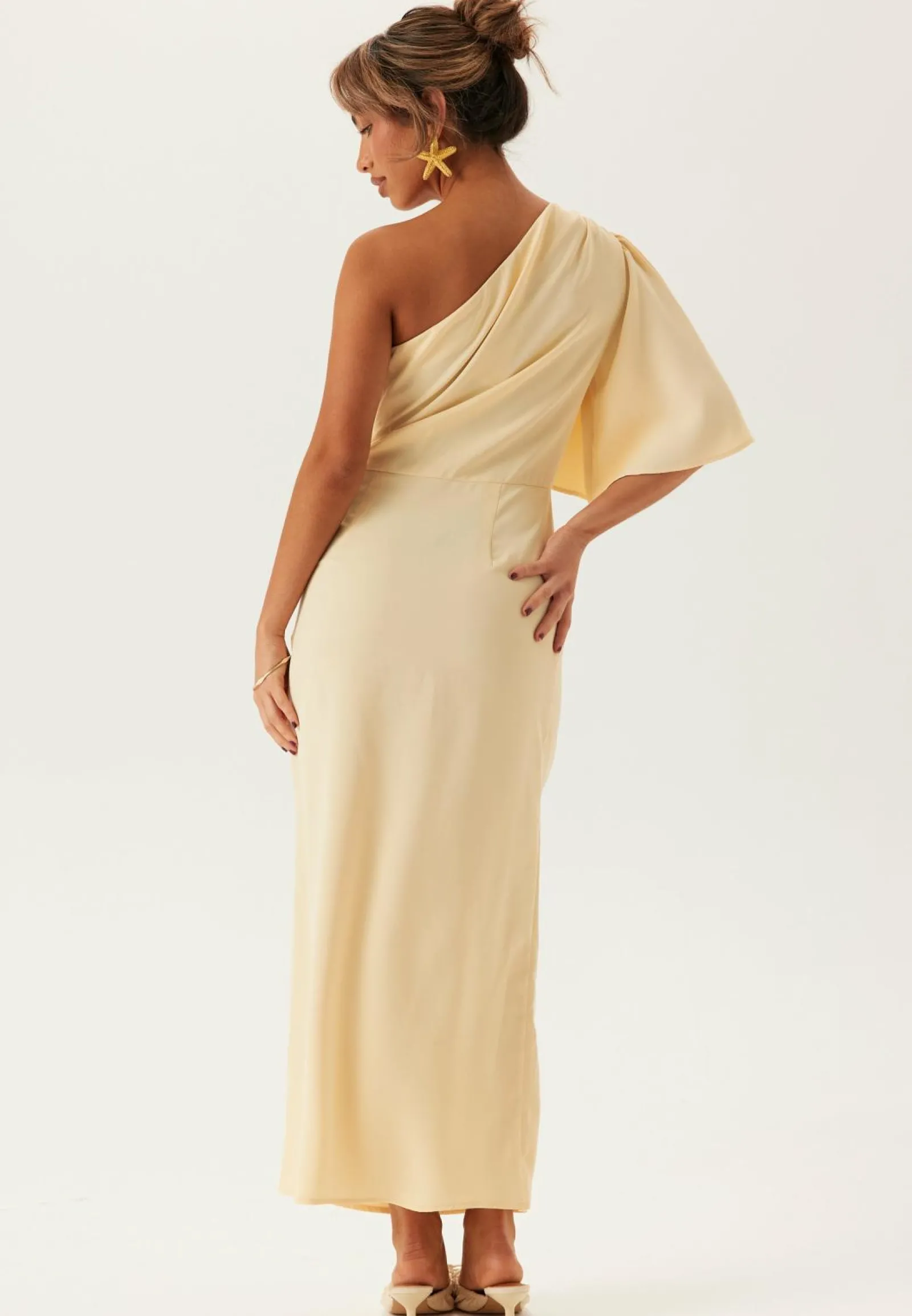 Bubbleroom Occasion Morsiusneitomekot|Juhlamekot*Ruched One Shoulder Midi Dress