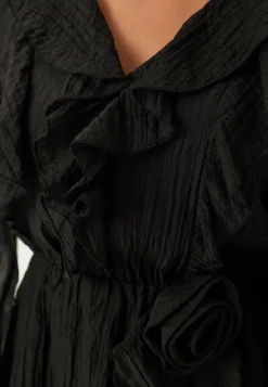 BUBBLEROOM Röyhelömekot|Uudenvuoden Mekot*Ruffle Short Dress