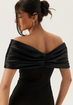 Bubbleroom Occasion Morsiusneitomekot|Juhlamekot*Satin Bow Off Shoulder Gown