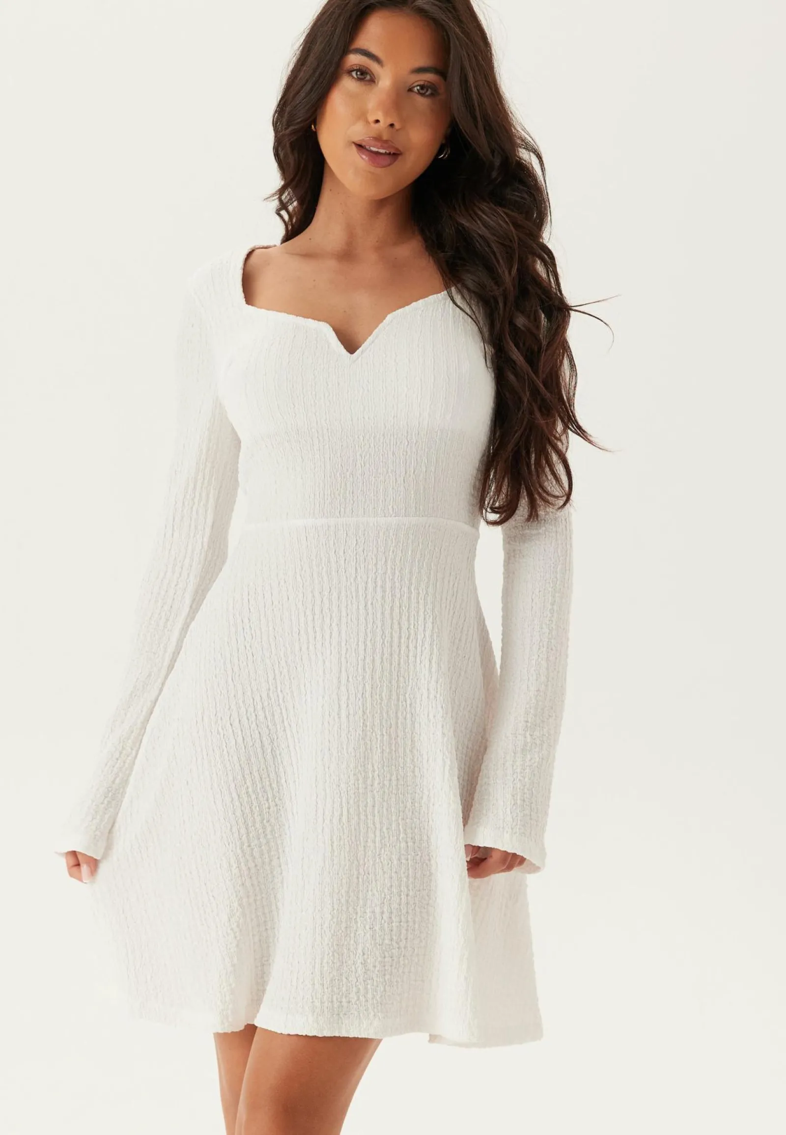 BUBBLEROOM Juhlamekot|Kesämekot*Structured V-neck Skater Dress