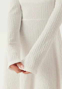 BUBBLEROOM Juhlamekot|Kesämekot*Structured V-neck Skater Dress