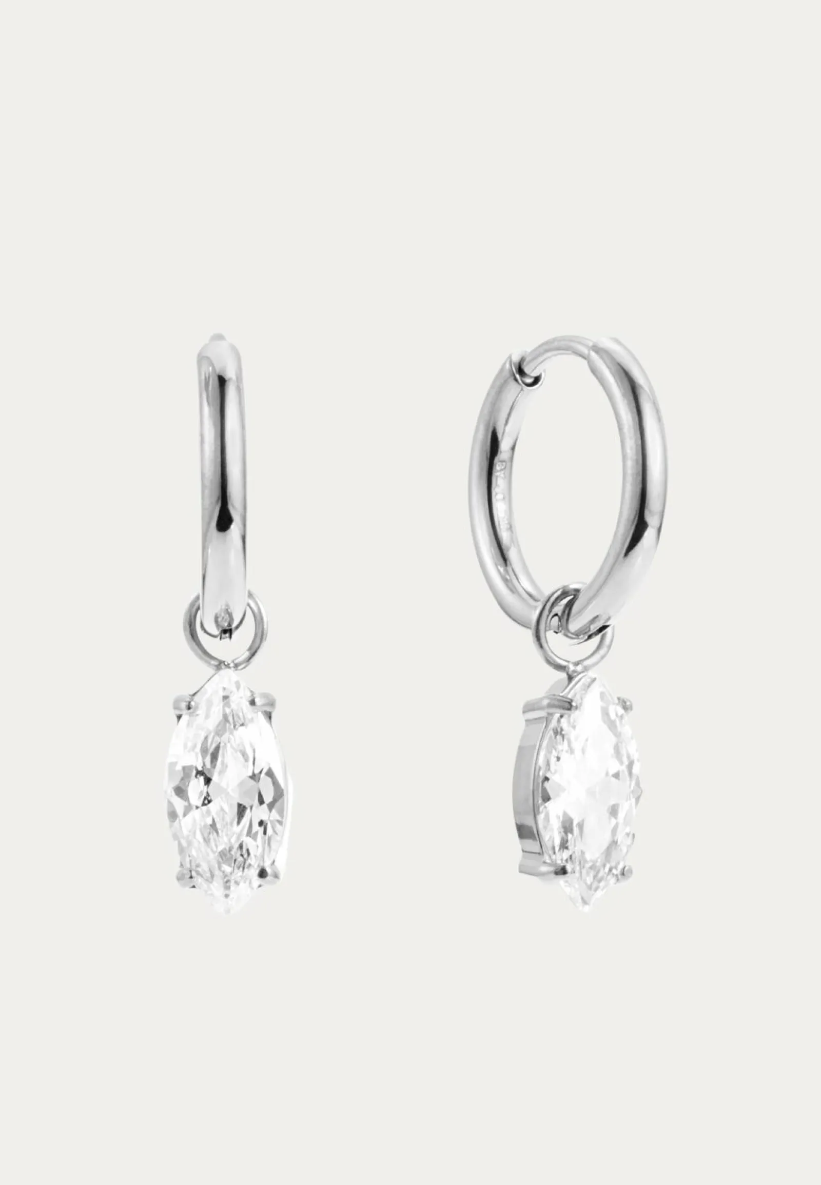 BY JOLIMA Korvakorut*Teardrop Huggie