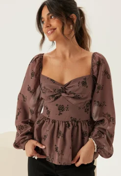 BUBBLEROOM Röyhelöpuserot|Tunikat Ja Puserot*Twist Detail Blouse