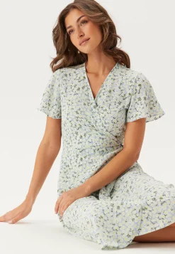 VILA Kukkakuosiset Ja Kuviolliset Mekot|Kietaisumekot*Vilovie S/S Wrap Midi Dress