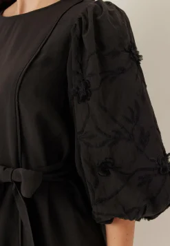 VILA Minimekot|Juhlam Ekot*Vimala O-neck 3/4 EMB. DRESS