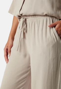 VILA Leveälahkeiset Housut|Suorat Housut*Vipricil RW Pant